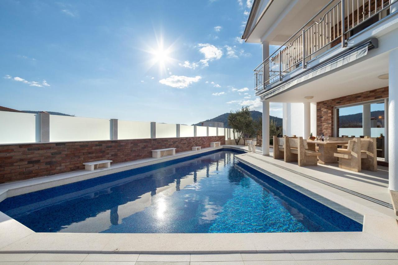 Luxury Villa Ivana Marina Exterior photo